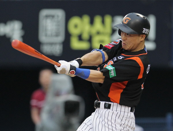 손아섭선수의 공격장면